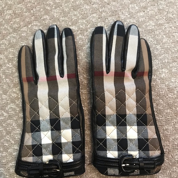 burberry gloves womens